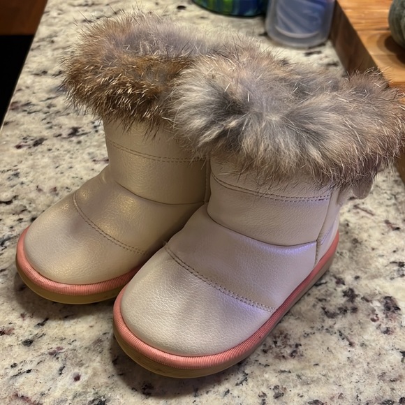 Toddler girl boots - Picture 2 of 6